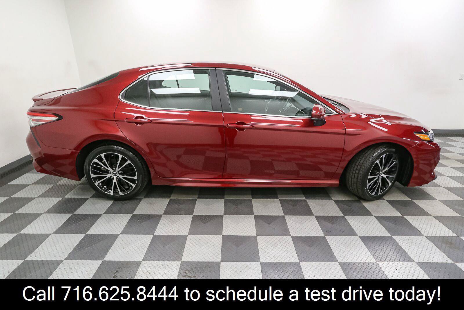 Used 2018 Toyota Camry SE FWD image 7