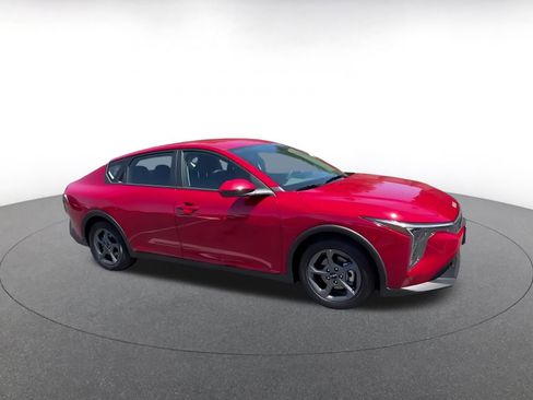 Used 2025 Kia K4 FWD image 2
