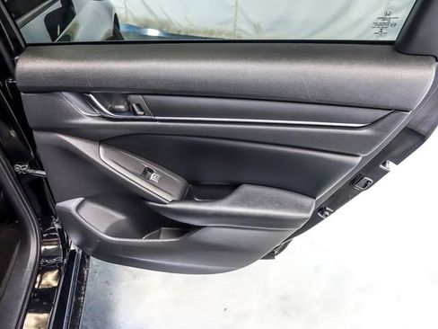 Used 2018 Honda Accord Sport image 28