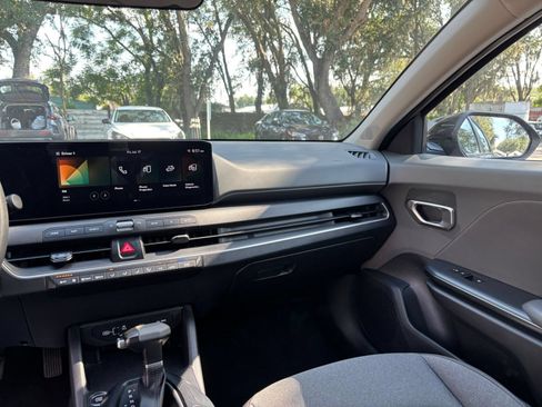 Used 2025 Kia K4 FWD image 34