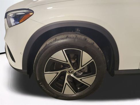 Used 2024 Mercedes-Benz GLC 300 4MATIC image 11