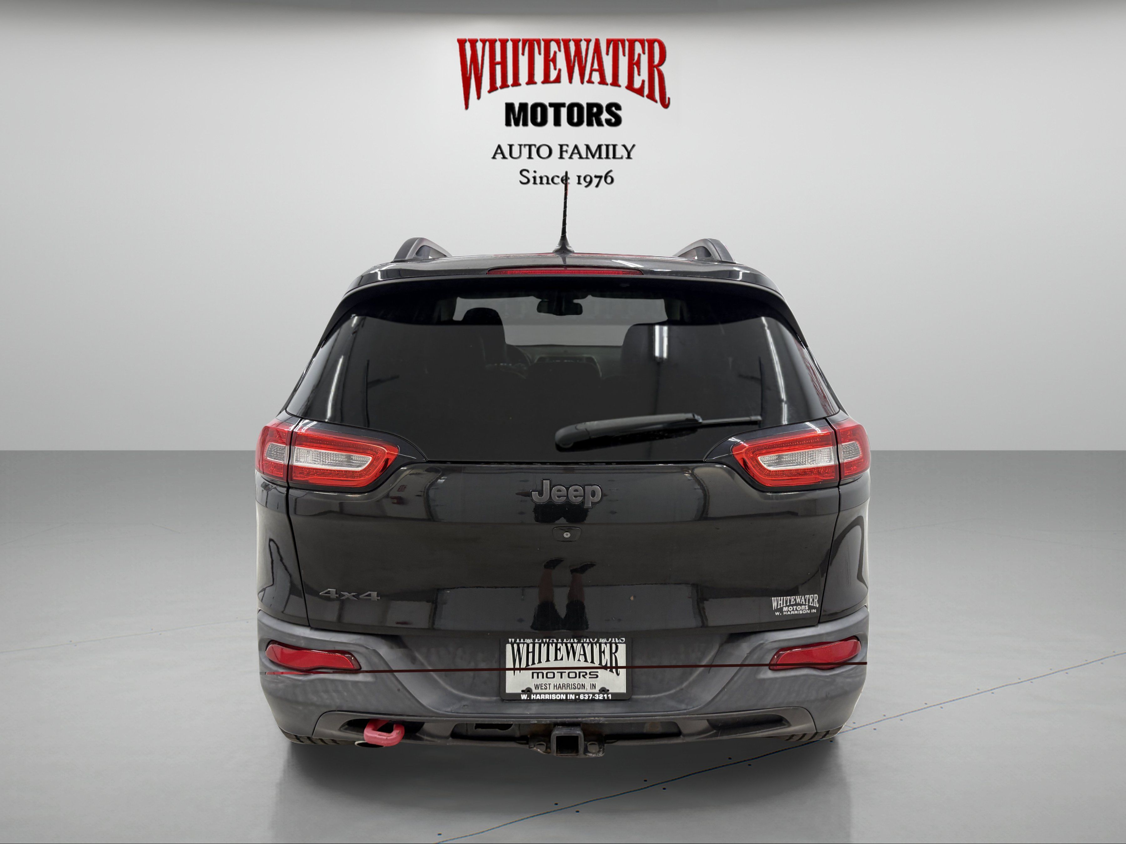 Used 2014 Jeep Cherokee Trailhawk w/ Comfort/Convenience Group AWD/4WD image 3