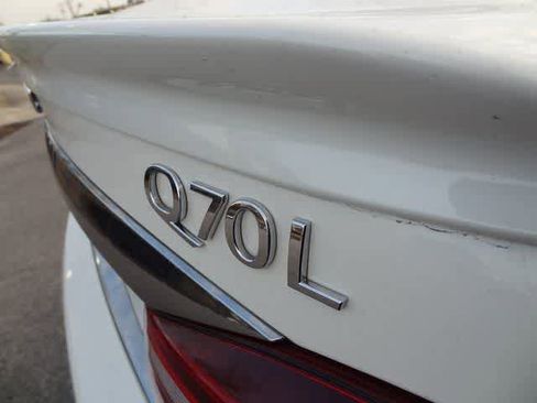 Used 2018 INFINITI Q70 L 3.7 image 13