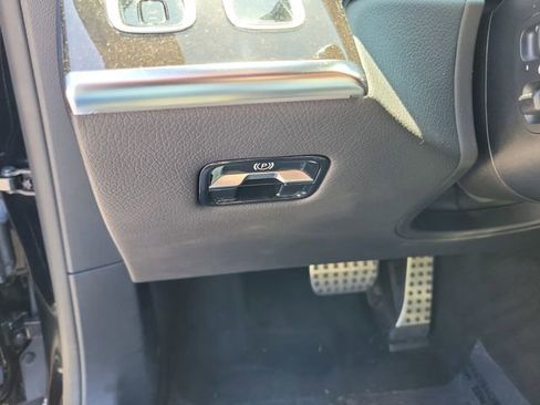 Used 2022 Mercedes-Benz S 580 4MATIC Sedan w/ AMG Line Package image 12