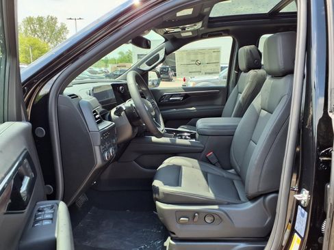 New 2026 Chevrolet Suburban Z71 w/ Comfort Package AWD/4WD image 13