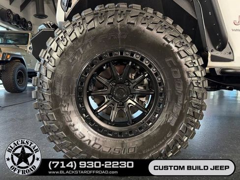 Used 2025 Jeep Wrangler Unlimited Rubicon AWD/4WD image 25