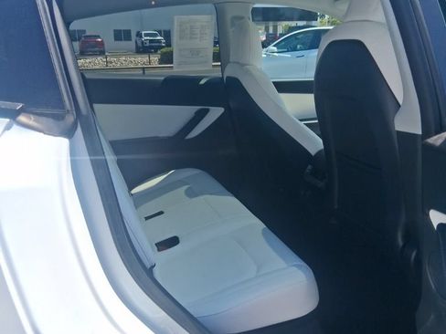 Used 2023 Tesla Model Y Long Range AWD/4WD image 14