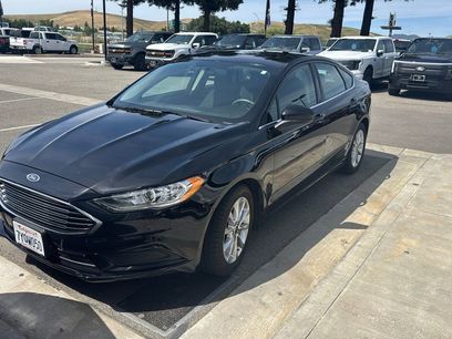 Used 2017 Ford Fusion SE w/ Fusion SE Technology Package
