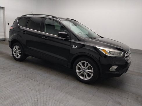 Used 2017 Ford Escape SE w/ Equipment Group 201A FWD image 11