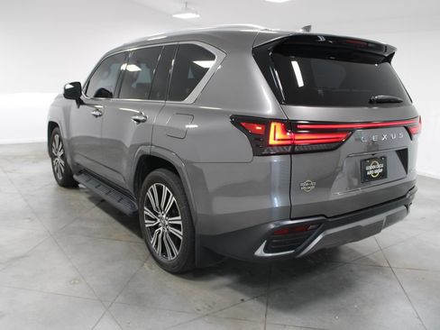 Used 2024 Lexus LX 600 4WD w/ Luxury Package image 7