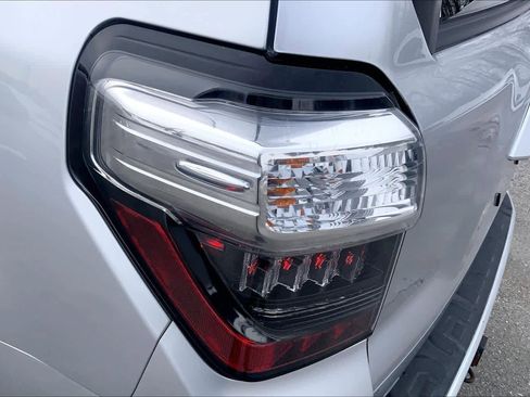 Used 2015 Toyota 4Runner SR5 image 27