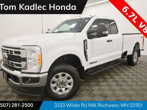 Used 2023 Ford F250 XLT image 1