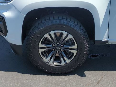 Used 2022 Chevrolet Colorado Z71 AWD/4WD image 11