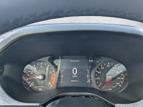 Used 2024 Jeep Compass Latitude AWD/4WD image 11