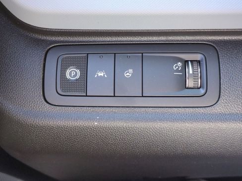 New 2027 Chevrolet Bolt LT w/ Comfort Package FWD image 18