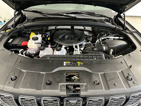 Used 2023 Jeep Grand Cherokee 4WD 4xe w/ Luxury Tech Group II image 36