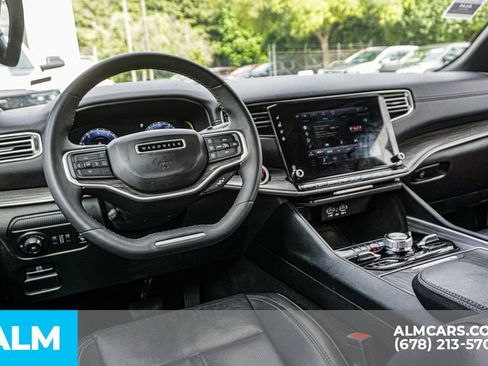 Used 2023 Jeep Wagoneer Series III w/ Preferred Equipment Group image 29