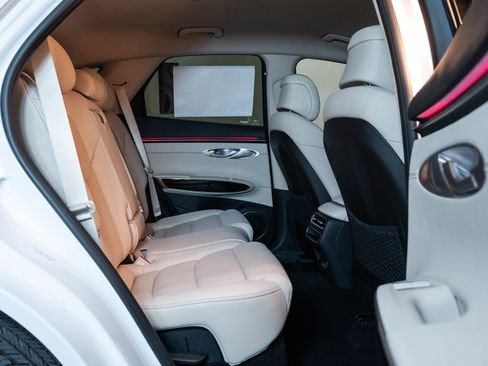 Used 2026 Genesis GV70 2.5T image 11