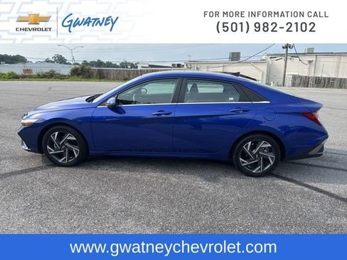 Used 2024 Hyundai Elantra Limited FWD image 8