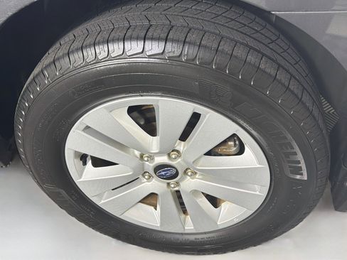 Used 2018 Subaru Outback 2.5i Premium AWD/4WD image 11