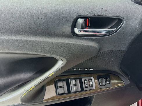 Used 2010 Lexus IS 250C RWD image 21