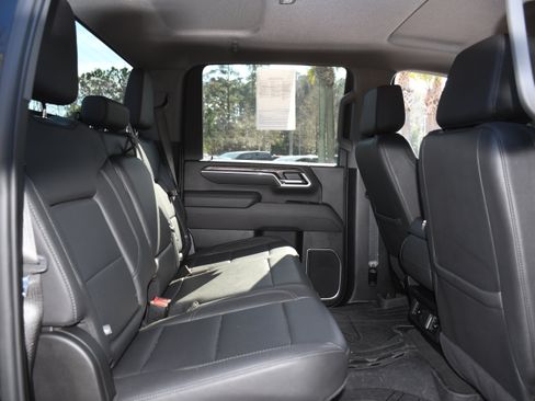 Used 2025 Chevrolet Silverado 2500 LTZ image 19