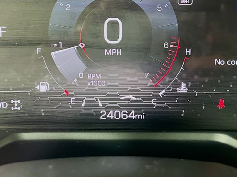 Used 2024 GMC Acadia AT4 w/ Luxury Package AWD/4WD image 13