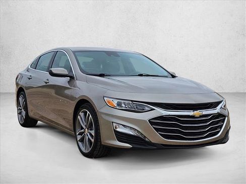 Used 2024 Chevrolet Malibu LT image 3