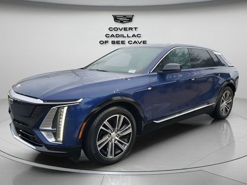 Certified 2024 Cadillac Lyriq Luxury image 3
