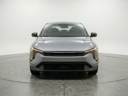 Used 2025 Kia K4 LXS image 2