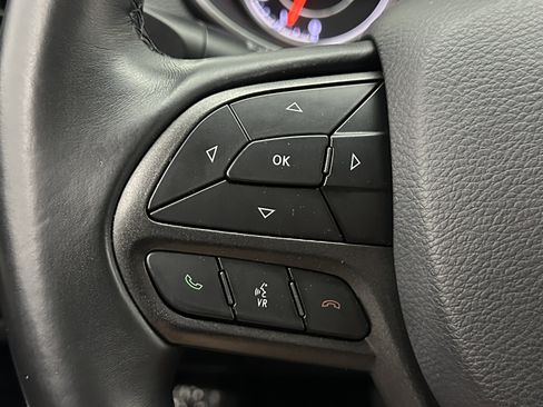 Used 2019 Jeep Cherokee Trailhawk image 16