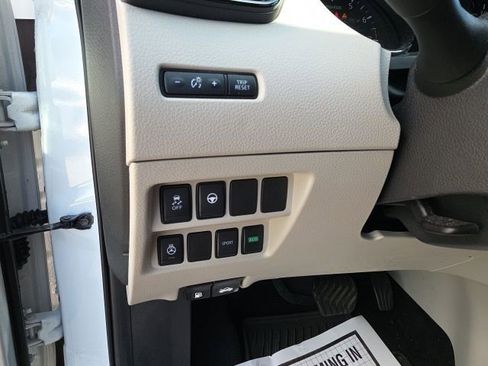 Used 2022 Nissan Rogue Sport SL w/ Premium Package image 15