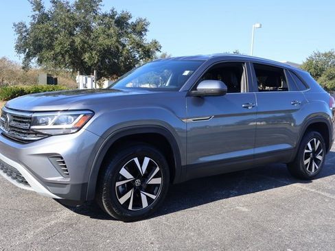 Certified 2023 Volkswagen Atlas Cross Sport SE image 3