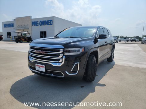 Used 2022 GMC Acadia SLE w/ LPO, Floor Liner Package FWD image 3