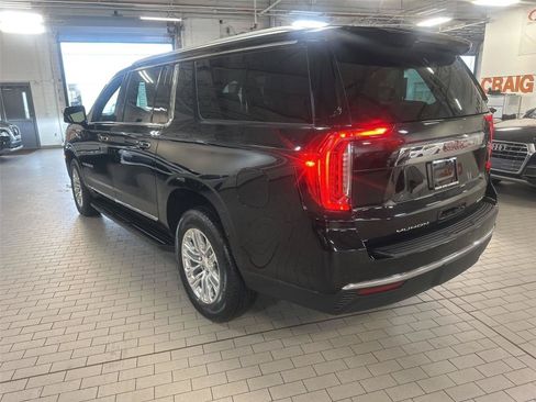 Used 2023 GMC Yukon XL SLT w/ SLT Premium Package AWD/4WD image 5