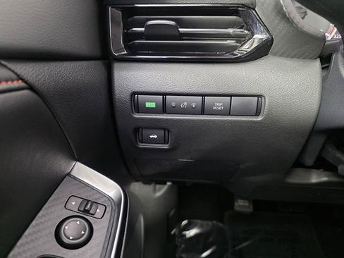 Used 2024 Nissan Sentra SR FWD image 38