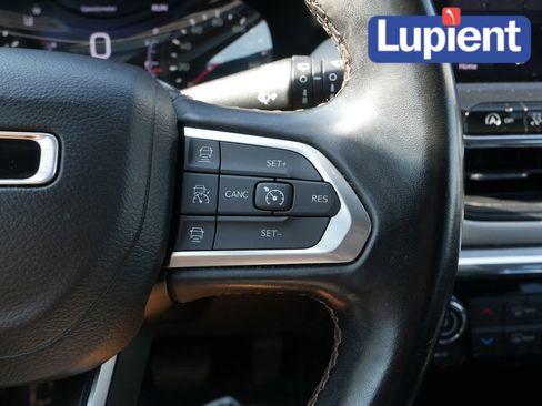 Used 2022 Jeep Compass Limited image 22