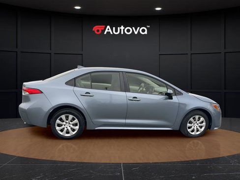 Used 2021 Toyota Corolla LE image 5
