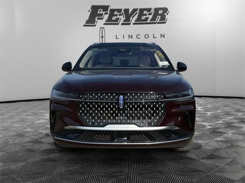 Used 2025 Lincoln Nautilus Reserve image 8