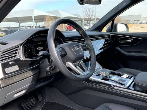 Used 2025 Audi Q7 Premium Plus image 17