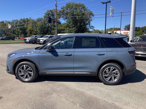 New 2026 Lincoln Corsair Premiere image 8