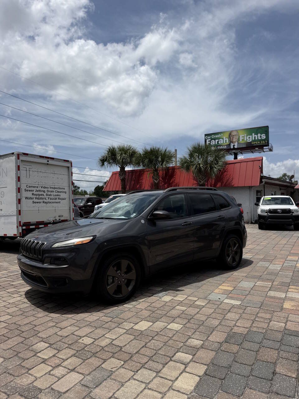 Used 2017 Jeep Cherokee 75th Anniversary FWD image 12