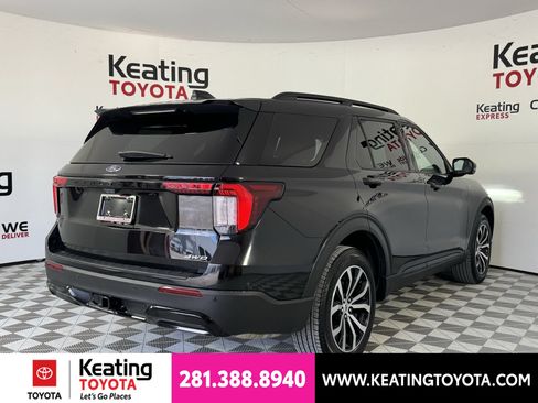 Used 2025 Ford Explorer ST-Line AWD/4WD image 5