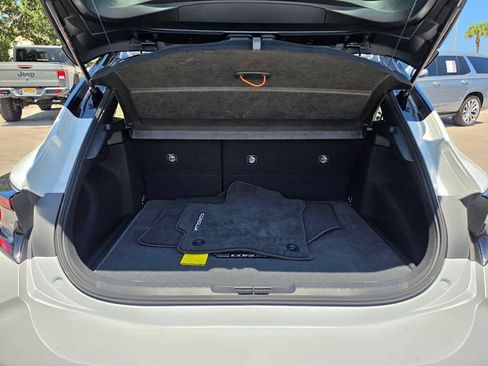 Certified 2025 Toyota Corolla SE w/ SE Package FWD image 31