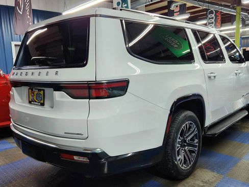 Used 2023 Jeep Wagoneer L Series II image 3