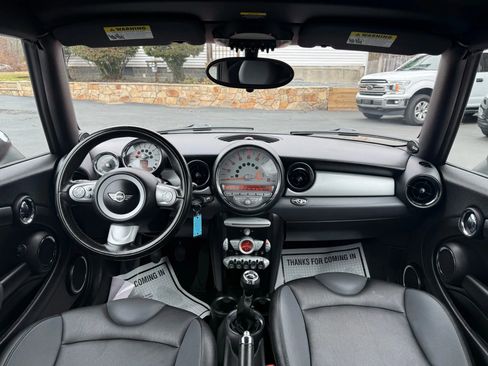 Used 2010 MINI Cooper Convertible image 24