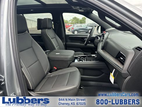 New 2025 Chevrolet Suburban Premier AWD/4WD image 24