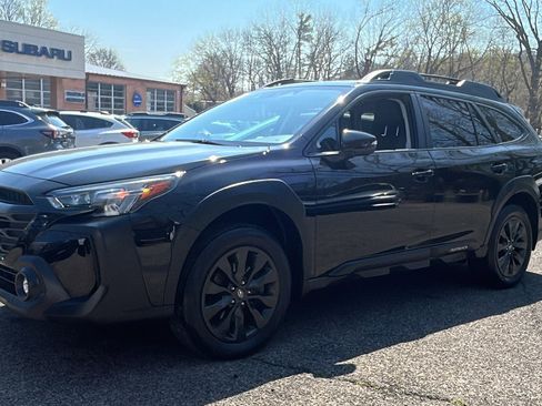 Used 2023 Subaru Outback Onyx Edition AWD/4WD image 2