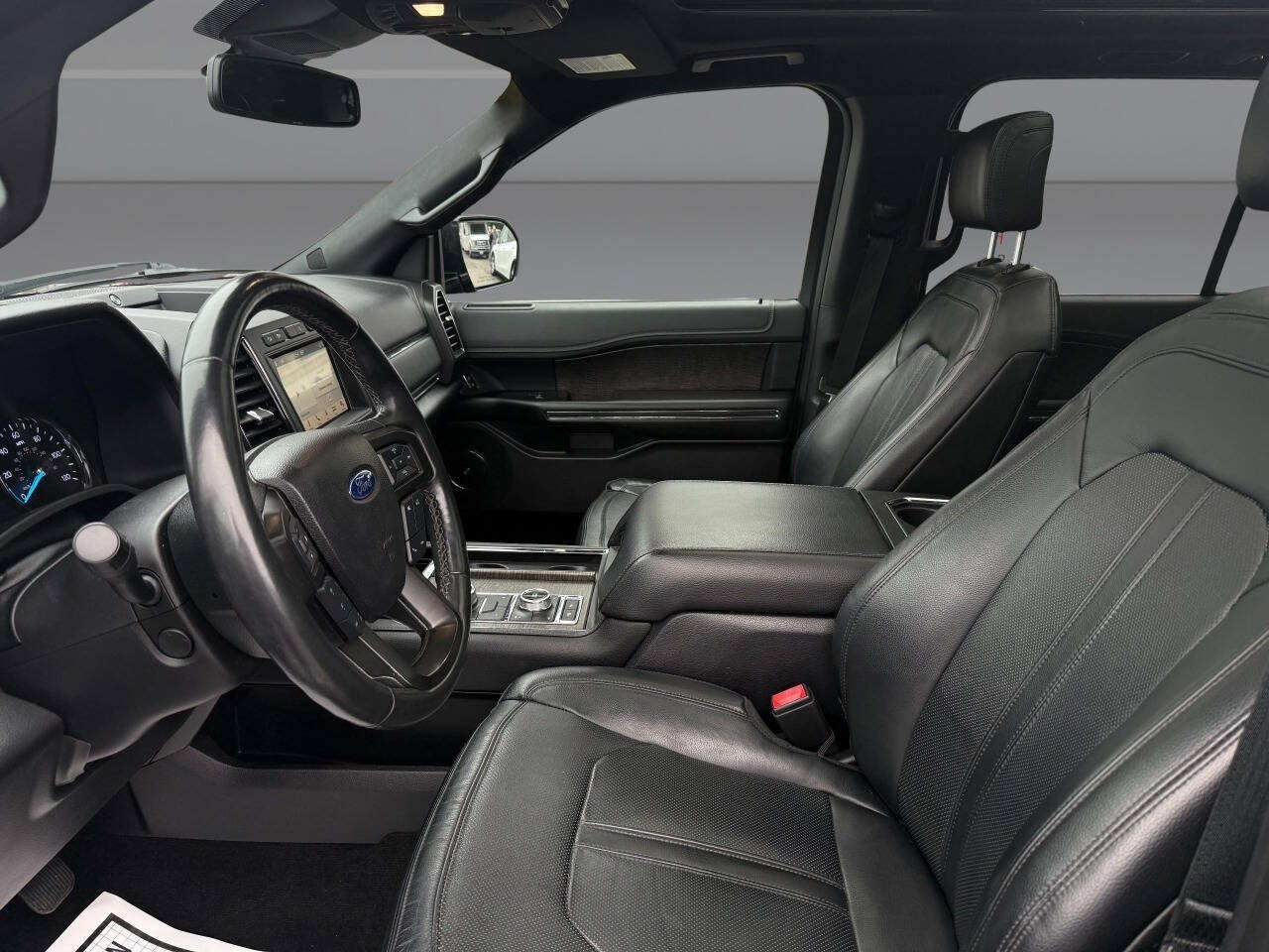 Used 2019 Ford Expedition Limited w/ Equipment Group 302A AWD/4WD image 14