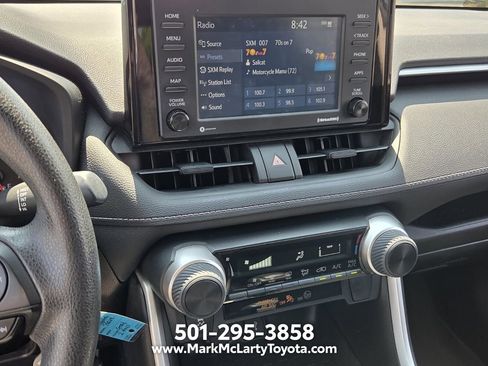 Used 2022 Toyota RAV4 LE FWD image 17